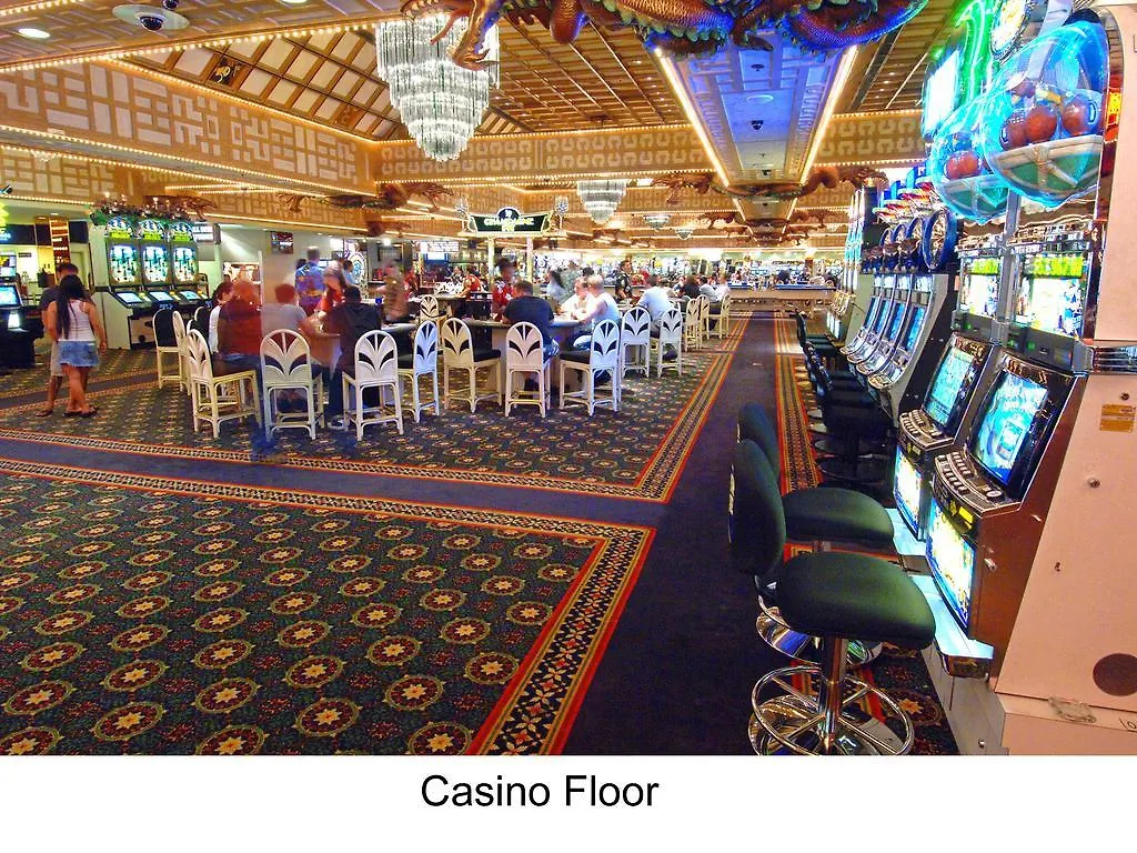 **** Курортный комплекс The Linq Hotel And Casino Лас-Вегас США