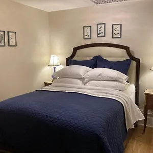 Pineapple House, Cozy Garden Apartment, Center! Marble-tiled Bathroom! Free Parking! Apartment Denver