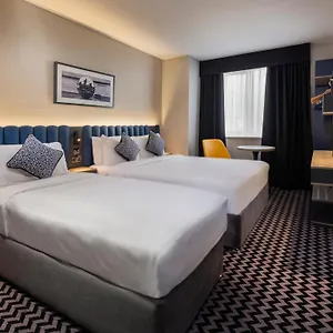 Academy Plaza Hotell